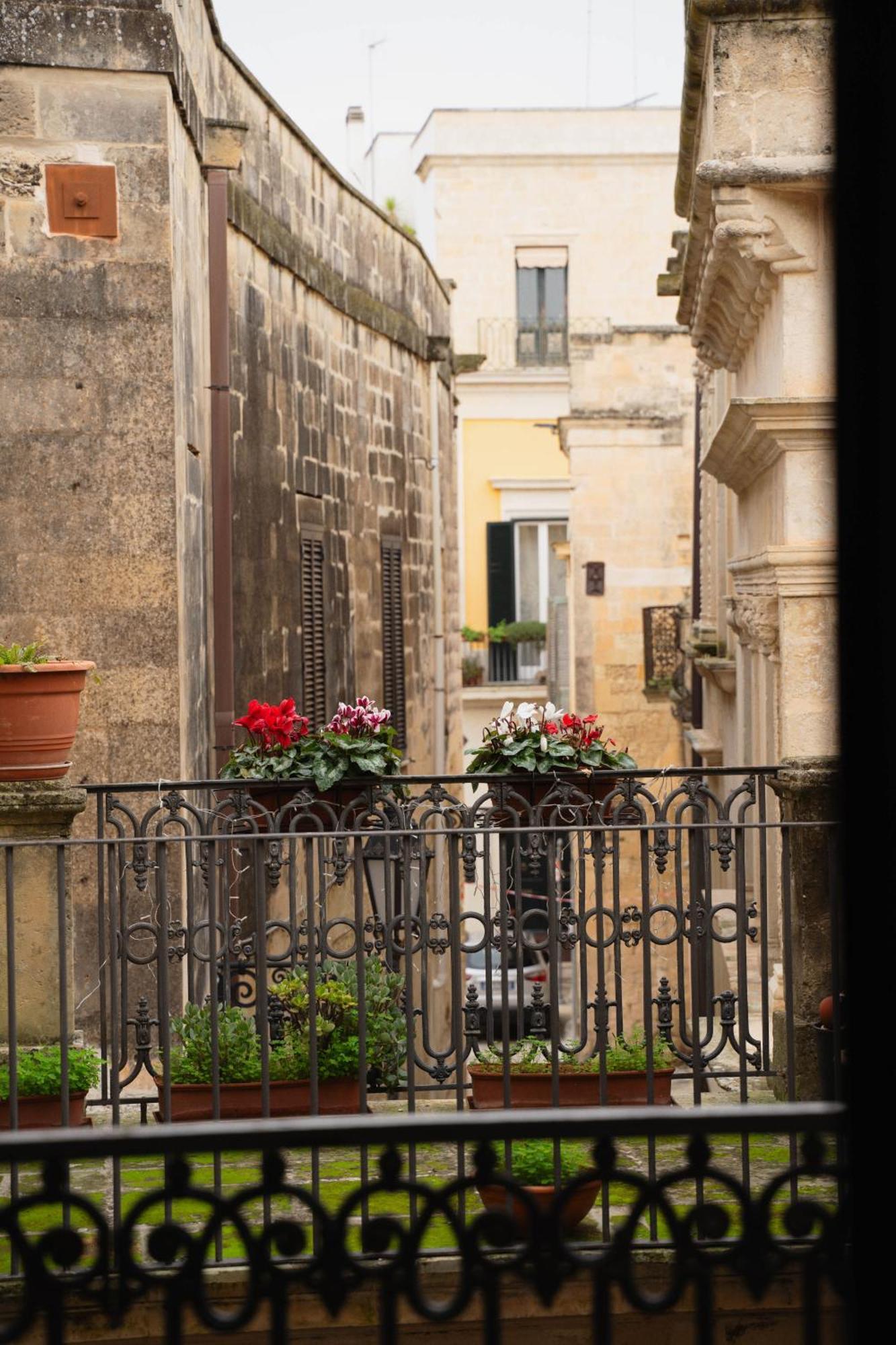 Victoria Apt - Historical Centre Лечче Экстерьер фото